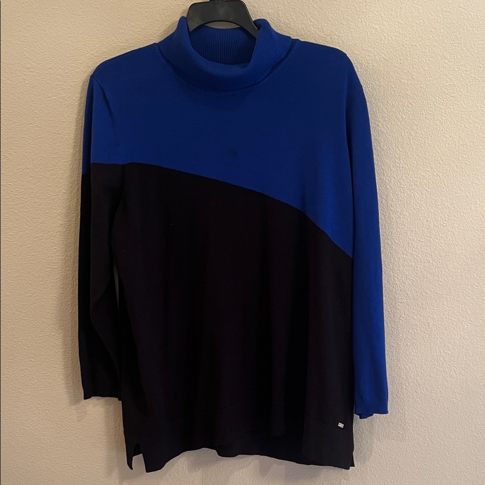 Calvin Klein Men's Blue and Black Turtleneck Sweater
